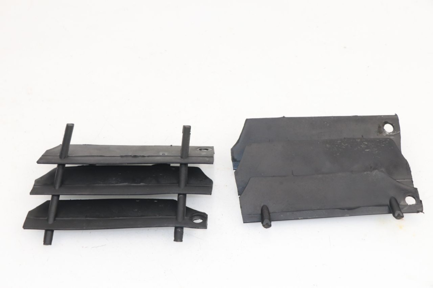 photo de RADIATOR COVER YAMASAKI ROADSTER 50 (2013 - 2018)