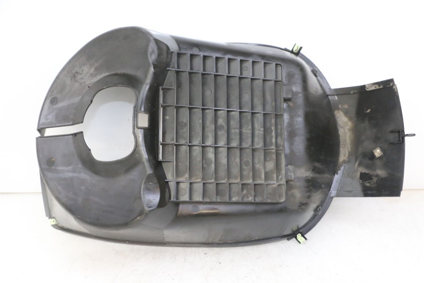 photo de RADIATOR GRILLE PEUGEOT SATELIS COMPRESSOR K15 125 (2006 - 2009)