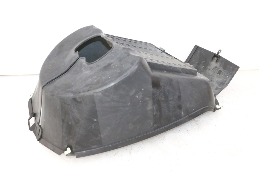 photo de RADIATOR COVER PEUGEOT SATELIS 250 (2006 - 2012)