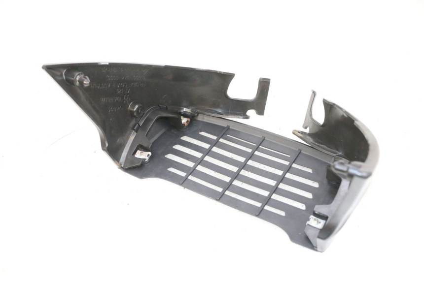 photo de RADIATOR GRILLE DAELIM VJ ROADWIN FI 125 (2008 - 2017) - Zoom on usage condition