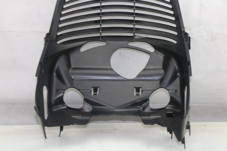 photo de RADIATOR COVER YAMAHA X-MAX ABS 125 (2010 - 2014)