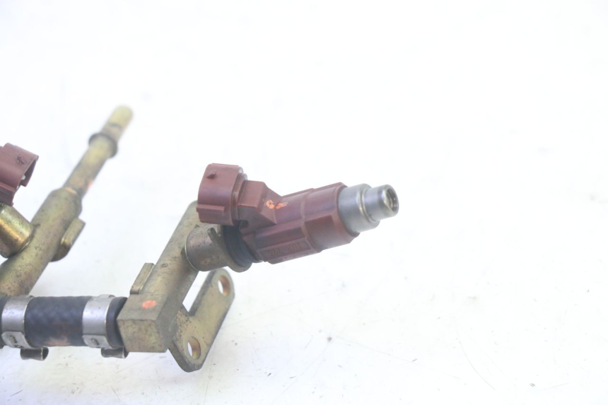 photo de FUEL INJECTOR SUZUKI DL V STROM 1000 (2002 - 2007) - Technical close-up