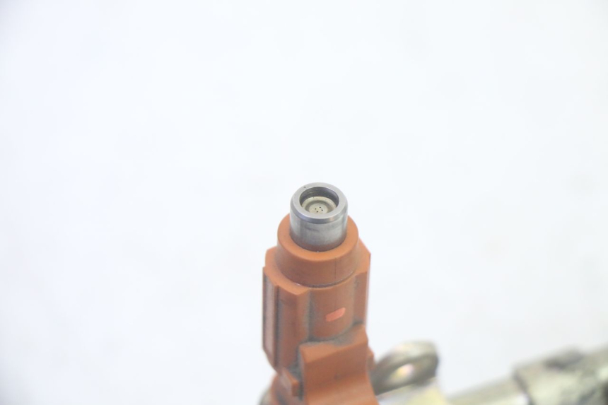 photo de FUEL INJECTOR YAMAHA FJR ABS 1300 (2006 - 2012) - Surface and material condition