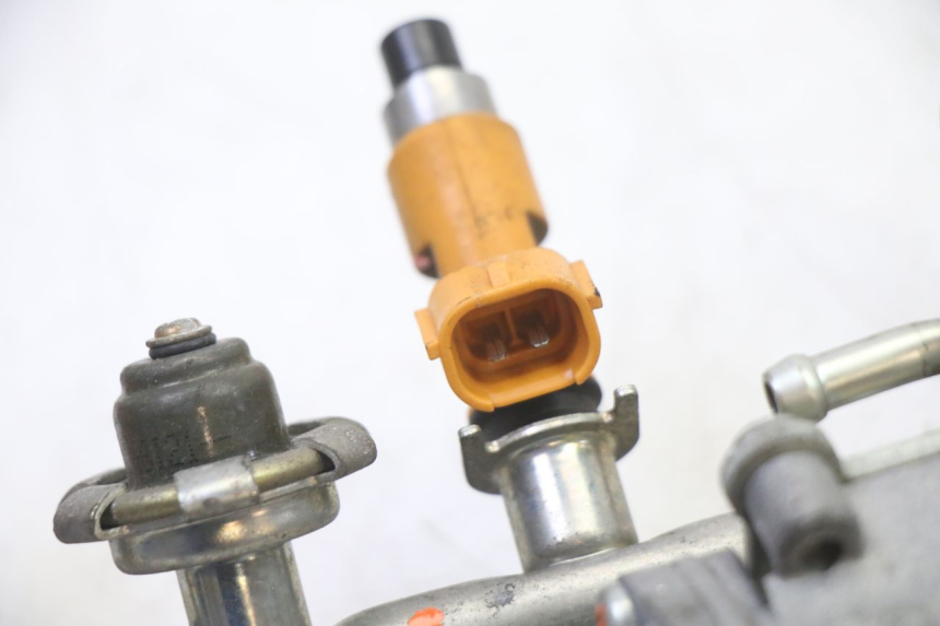 photo de FUEL INJECTOR YAMAHA FZ6 FAZER S2 600 (2007 - 2011)