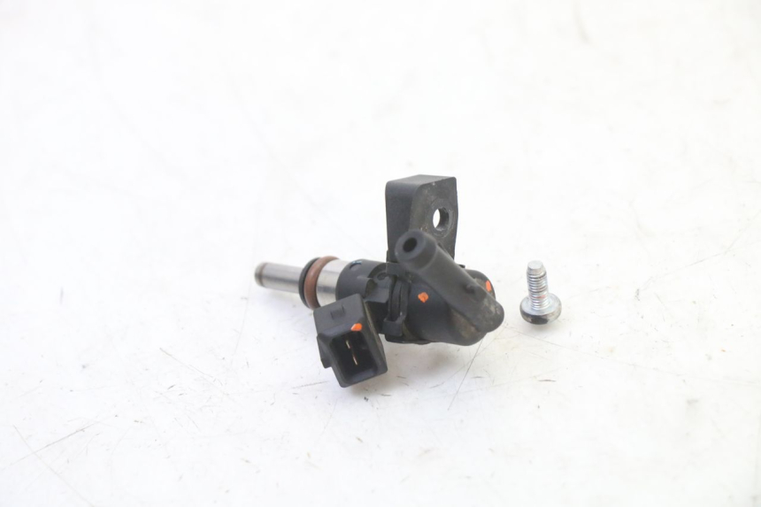 photo de FUEL INJECTOR BMW G310 R 310 (2016 - 2020)