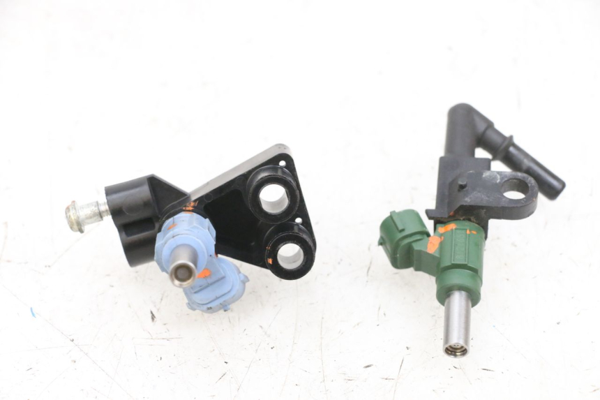 photo de FUEL INJECTOR KAWASAKI KXF KX-F 250 (2017 - 2019) - Alternative perspective