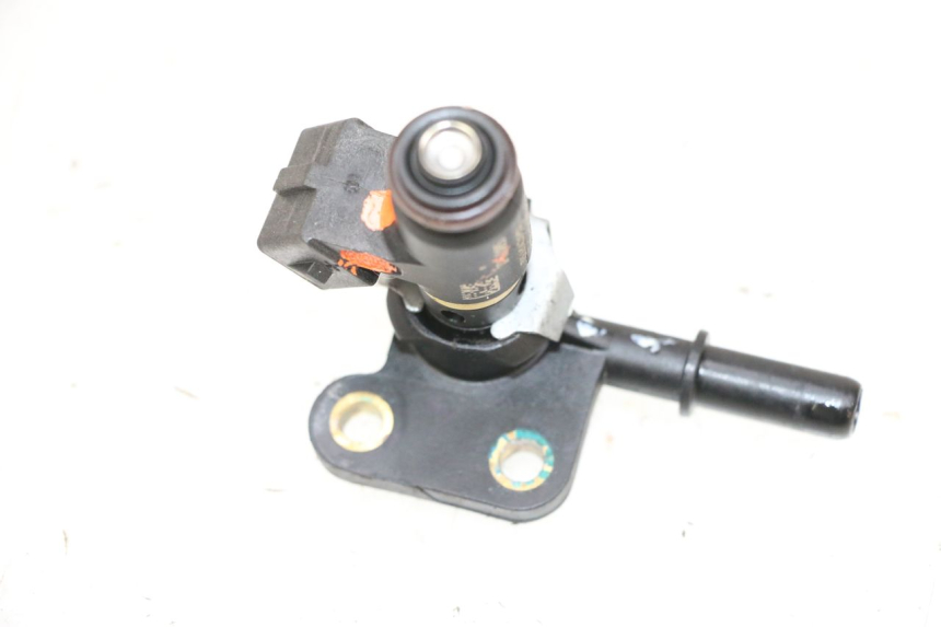 photo de FUEL INJECTOR PIAGGIO MP3 HPE 300 (2019 - 2026) - Alternative perspective