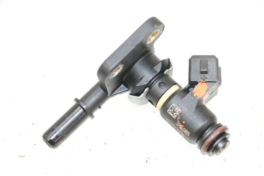 photo de FUEL INJECTOR PIAGGIO MP3 HPE 300 (2019 - 2026) - Technical close-up