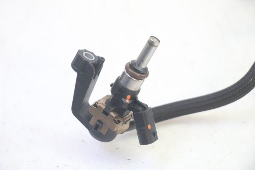 photo de FUEL INJECTOR BMW R GS 1250 (2021 - 2024) - Technical close-up