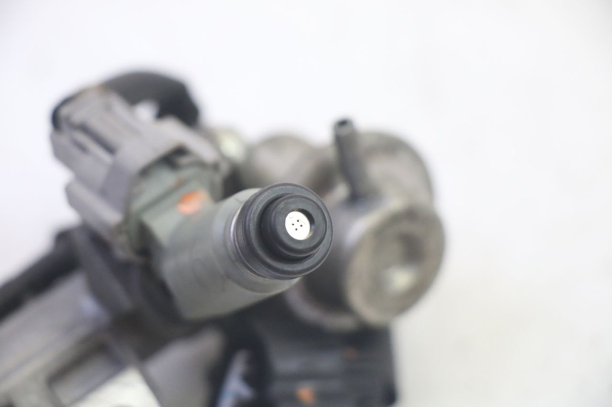 photo de FUEL INJECTOR YAMAHA TDM ABS 900 (2002 - 2014) - Fixing points details