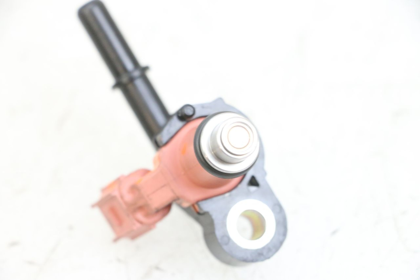 photo de FUEL INJECTOR YAMAHA TRICITY 300 (2020 - 2024) - Alternative perspective