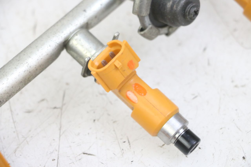 photo de FUEL INJECTOR YAMAHA XJ6 ABS 600 (2008 - 2016)