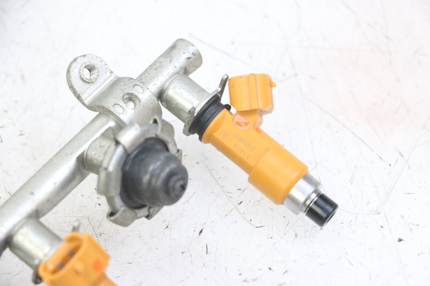 photo de FUEL INJECTOR YAMAHA XJ6 ABS 600 (2008 - 2016)