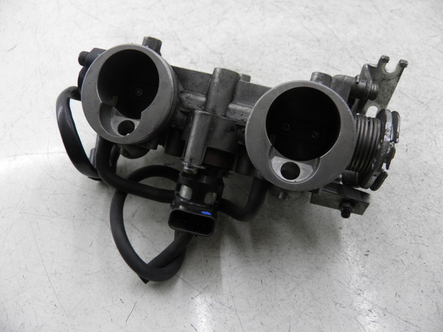 photo de INJECTION THROTTLE BODIES SUZUKI BURGMAN EXECUTIVE 650 (2008 - 2010)
