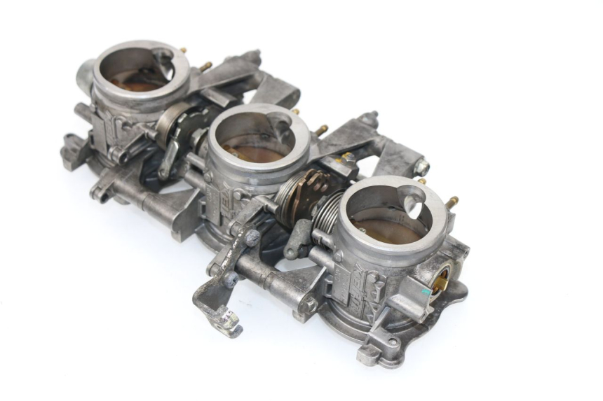 photo de INJECTION THROTTLE BODIES TRIUMPH STREET TRIPLE 675 (2007 - 2012)