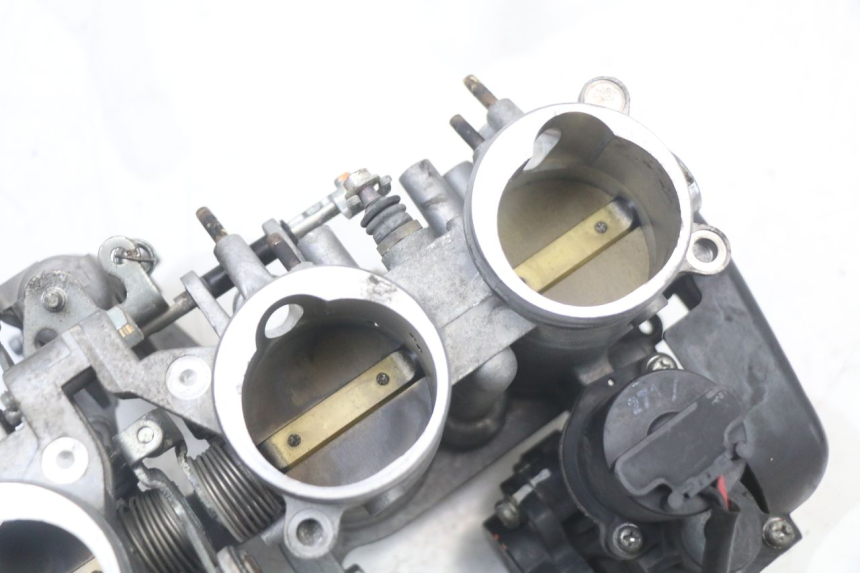 photo de INJECTION THROTTLE BODIES YAMAHA FZ1 FAZER 1000 (2007 - 2009)