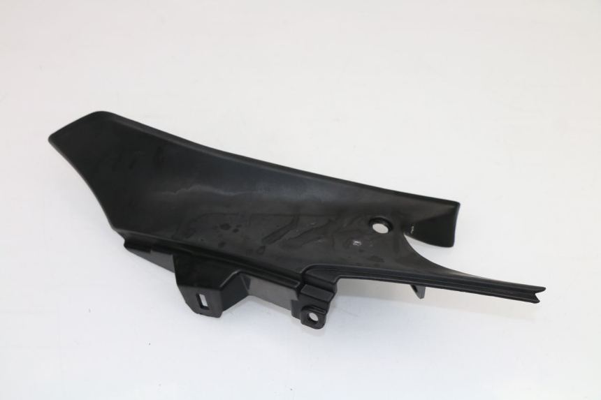photo de RIGHT INNER FRONT FAIRING HONDA CBR R 125 (2011 - 2016)