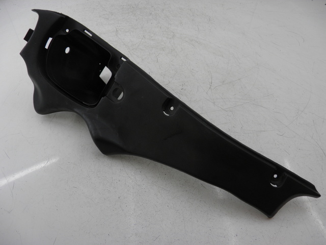 photo de RIGHT INNER FRONT FAIRING TRIUMPH TROPHY 1200 (1996 - 2003)