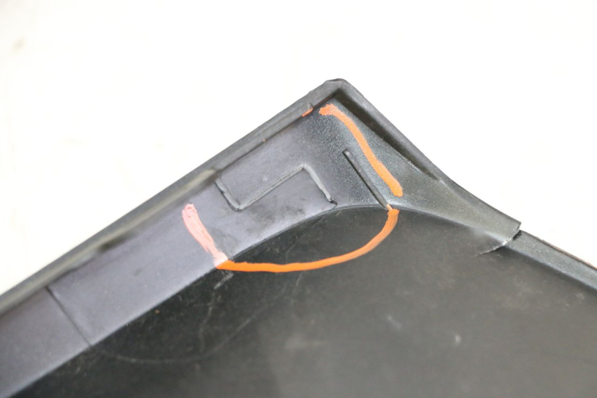 photo de RIGHT INNER FRONT FAIRING YAMAHA XMAX X-MAX 125 (2021 - 2025)