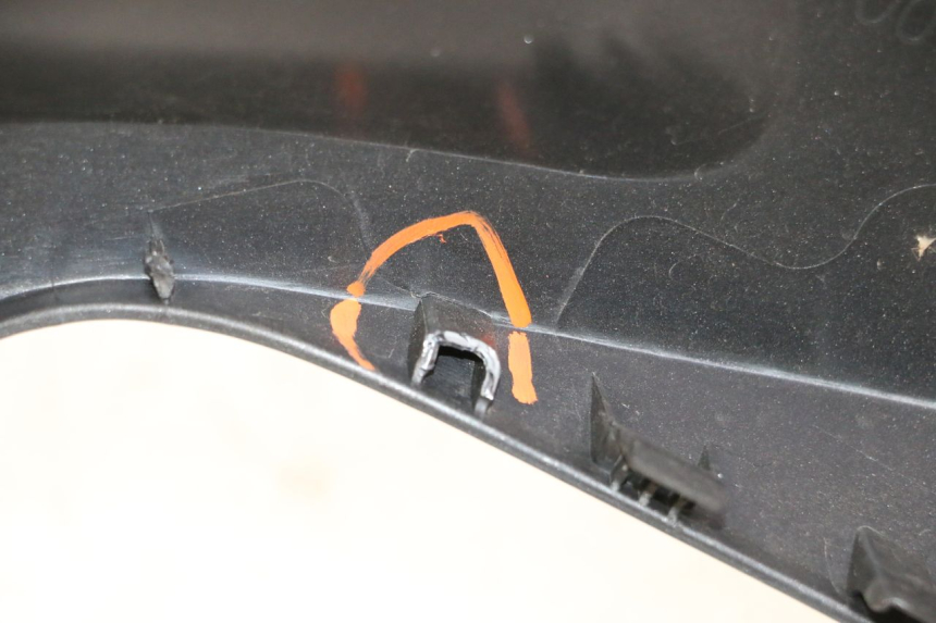 photo de RIGHT INNER FRONT FAIRING YAMAHA XMAX X-MAX 125 (2021 - 2025)