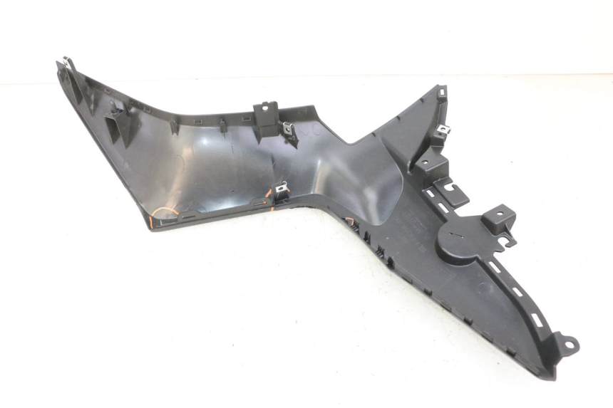 photo de RIGHT INNER FRONT FAIRING YAMAHA XMAX X-MAX 125 (2021 - 2025)