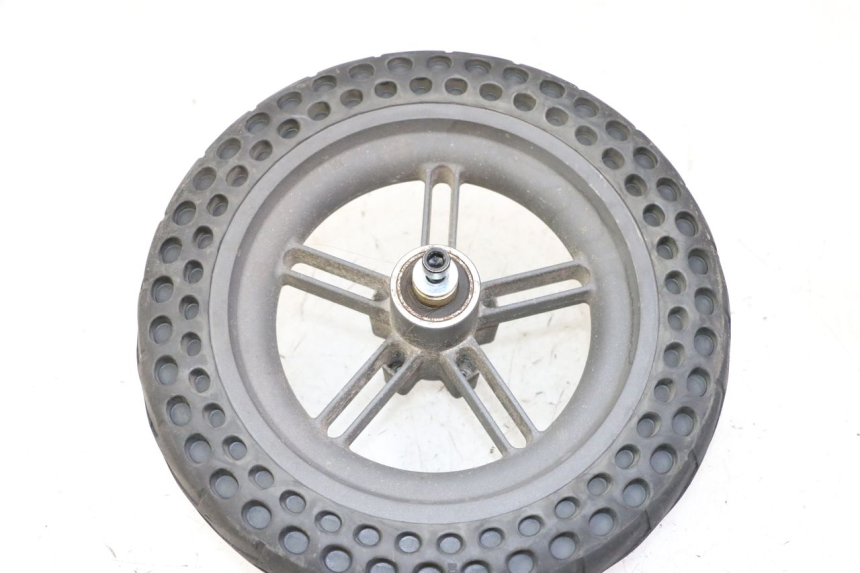 photo de REAR RIM AND TIRE URBANGLIDE 100XS 1