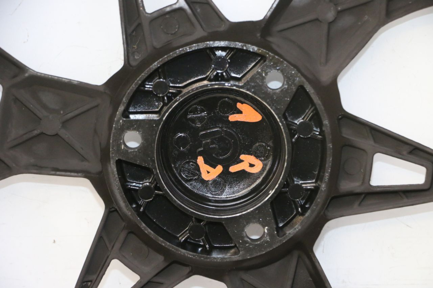 photo de REAR RIM AND TIRE QUADRO 4 4D 350 (2015 - 2018)