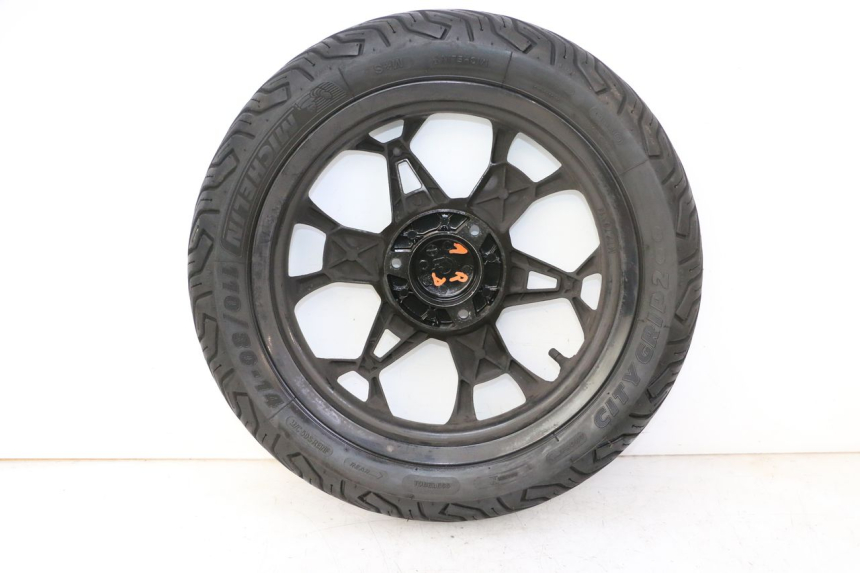 photo de REAR RIM AND TIRE QUADRO 4 4D 350 (2015 - 2018)