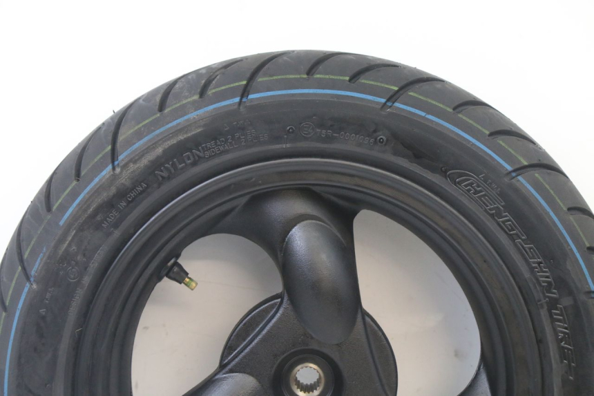 photo de REAR RIM AND TIRE KYMCO AGILITY 4T 50 (2005 - 2018)