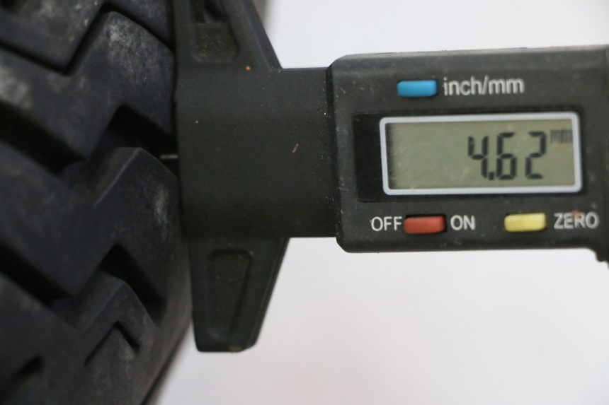 photo de REAR RIM AND TIRE HYOSUNG GV AQUILA 125 (2000 - 2004)