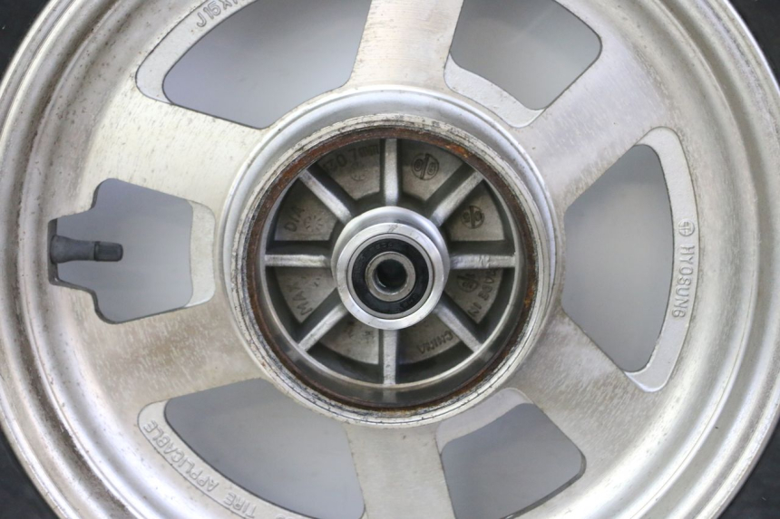 photo de REAR RIM AND TIRE HYOSUNG GV AQUILA 125 (2000 - 2004)