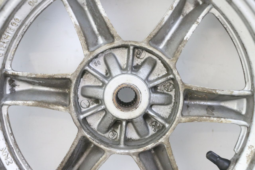 photo de REAR RIM AND TIRE SUZUKI BURGMAN 125 (2007 - 2014)