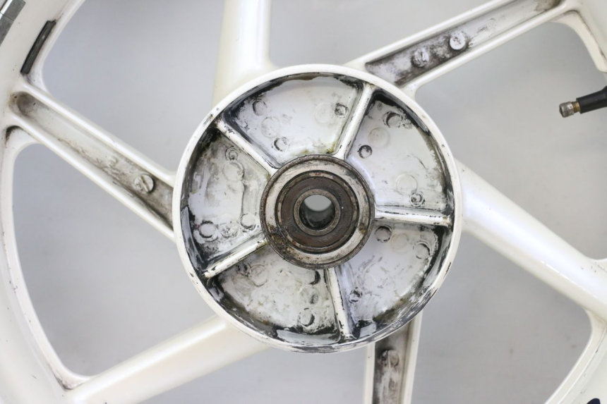 photo de REAR RIM AND TIRE HONDA CBR RR FIREBLADE 900 (1992 - 1994)