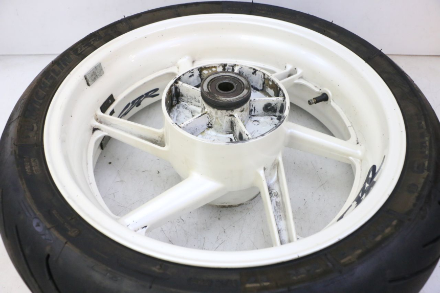 photo de REAR RIM AND TIRE HONDA CBR RR FIREBLADE 900 (1992 - 1994)