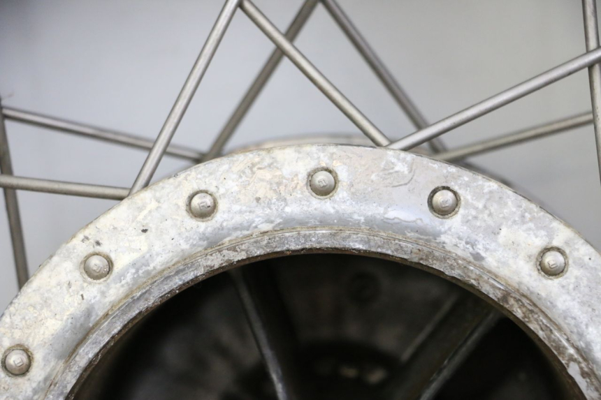 photo de REAR RIM AND TIRE APRILIA CLASSIC 125 (1995 - 2001)