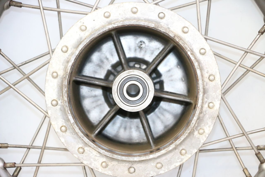 photo de REAR RIM AND TIRE APRILIA CLASSIC 125 (1995 - 2001)