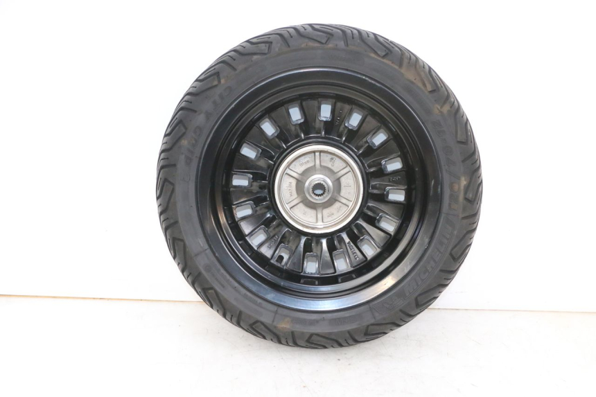 photo de REAR RIM AND TIRE PEUGEOT DJANGO 4T 50 (2014 - 2019) - Additional view of the item