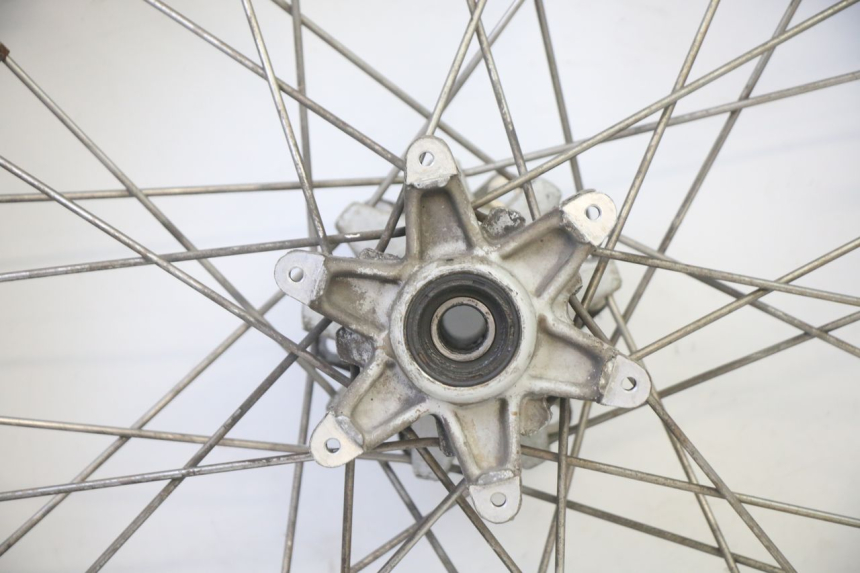 photo de REAR RIM AND TIRE APRILIA ETX 125 (1998 - 2002)