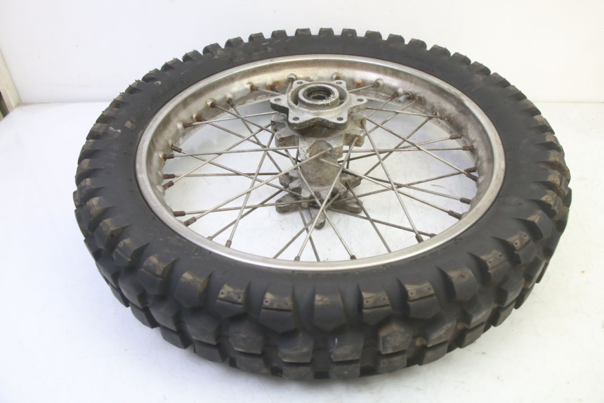 photo de REAR RIM AND TIRE APRILIA ETX 125 (1998 - 2002)