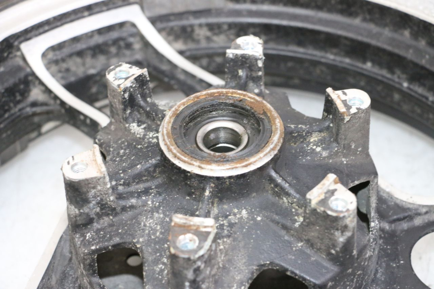 photo de REAR RIM AND TIRE YAMAHA FJ 36Y 1100 (1984 - 1985)