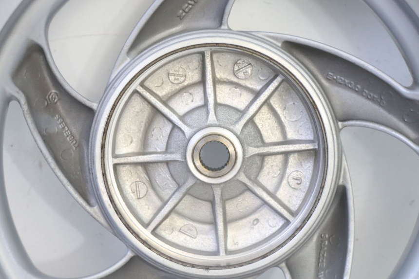 photo de REAR RIM AND TIRE PIAGGIO FLY 2T 50 (2004 - 2017)