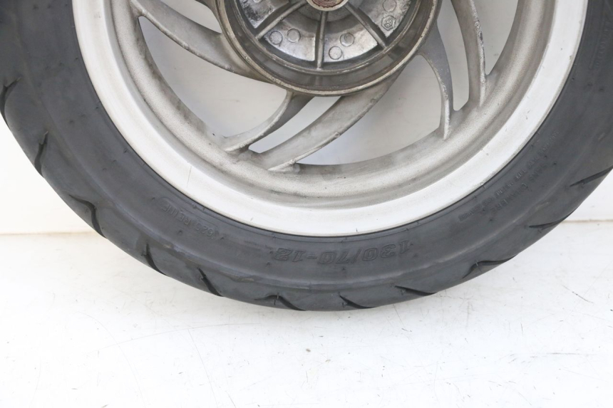 photo de REAR RIM AND TIRE PIAGGIO FLY 4T 50 (2013 - 2017) - Additional view of the item