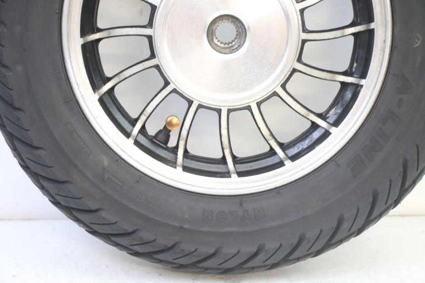 photo de REAR RIM AND TIRE VENESI FLY RETRO 4T 50 (2020 - 2025)