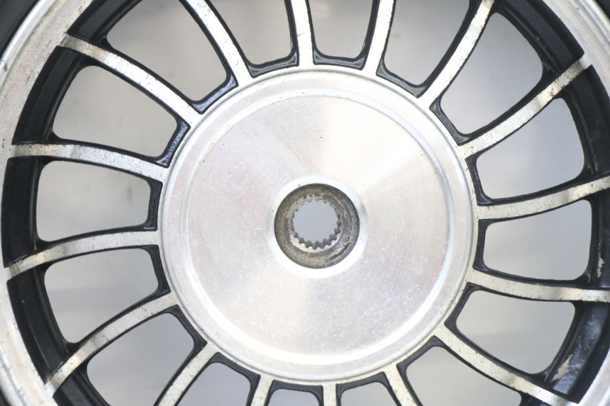 photo de REAR RIM AND TIRE VENESI FLY RETRO 4T 50 (2020 - 2025)