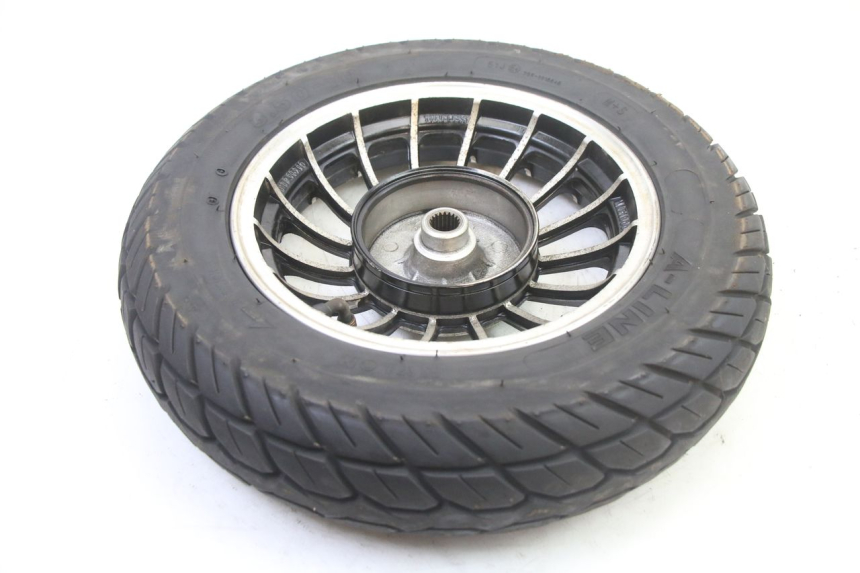 photo de REAR RIM AND TIRE VENESI FLY RETRO 4T 50 (2020 - 2025)