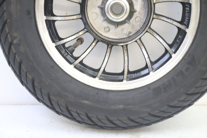 photo de REAR RIM AND TIRE VENESI FLY RETRO 4T 50 (2020 - 2025)