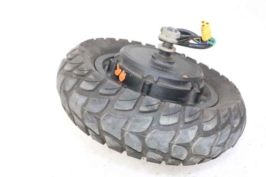 photo de REAR RIM AND TIRE KUKIRIN G2 MASTER 1
