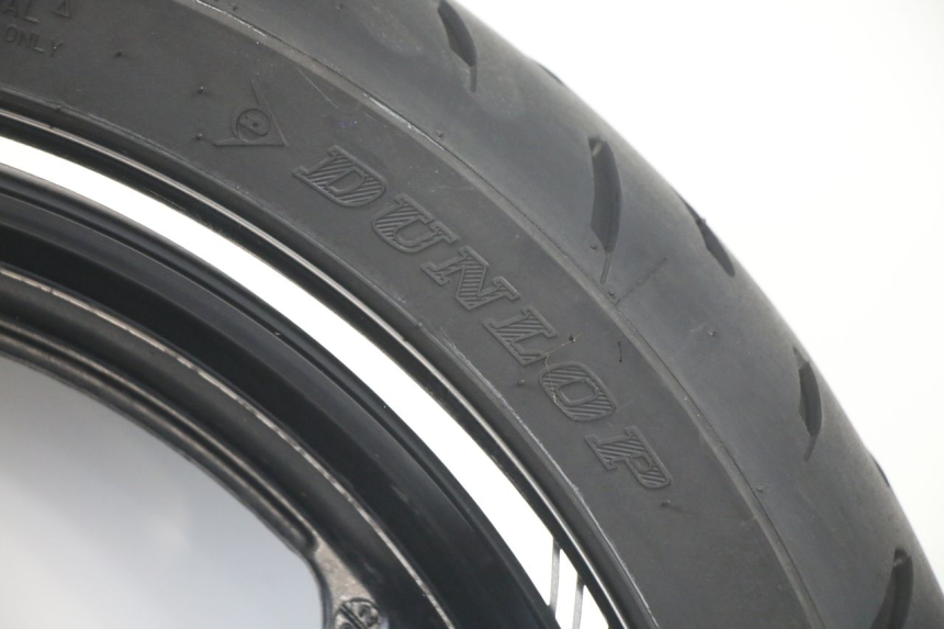 photo de REAR RIM AND TIRE SUZUKI GSF S BANDIT 600 (2000 - 2004) - Component zoom