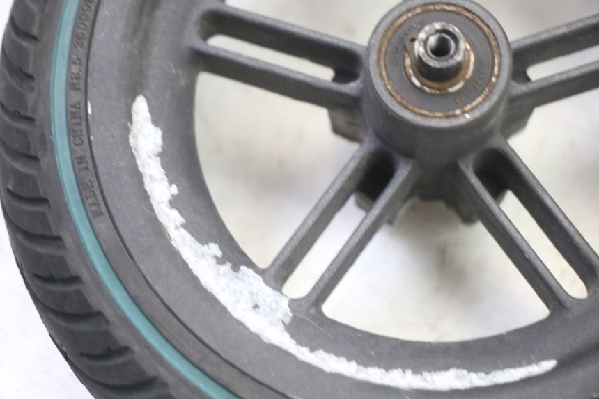 photo de REAR RIM AND TIRE XIAOMI MI PRO 2 1