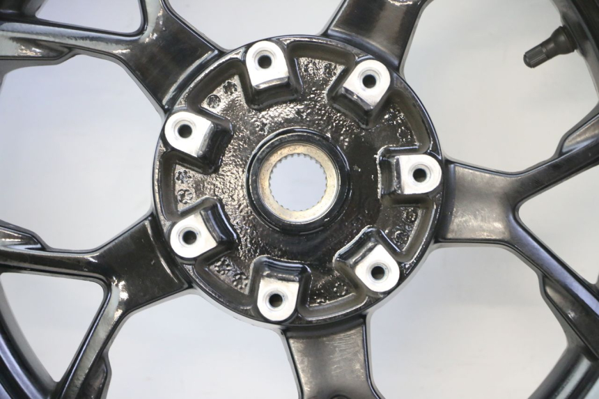 photo de REAR RIM AND TIRE PIAGGIO MP3 HPE 310 (2024 - 2025)